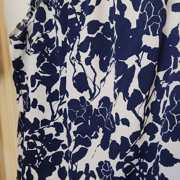 SHEIN Navy and White Floral Blouse - Picture 2 of 4